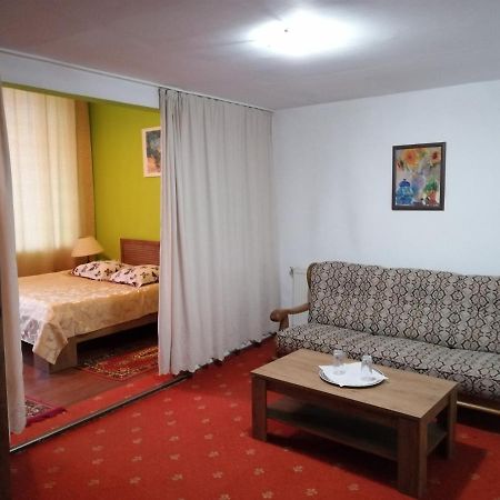 Hotel Rares Botoszany Zewnętrze zdjęcie