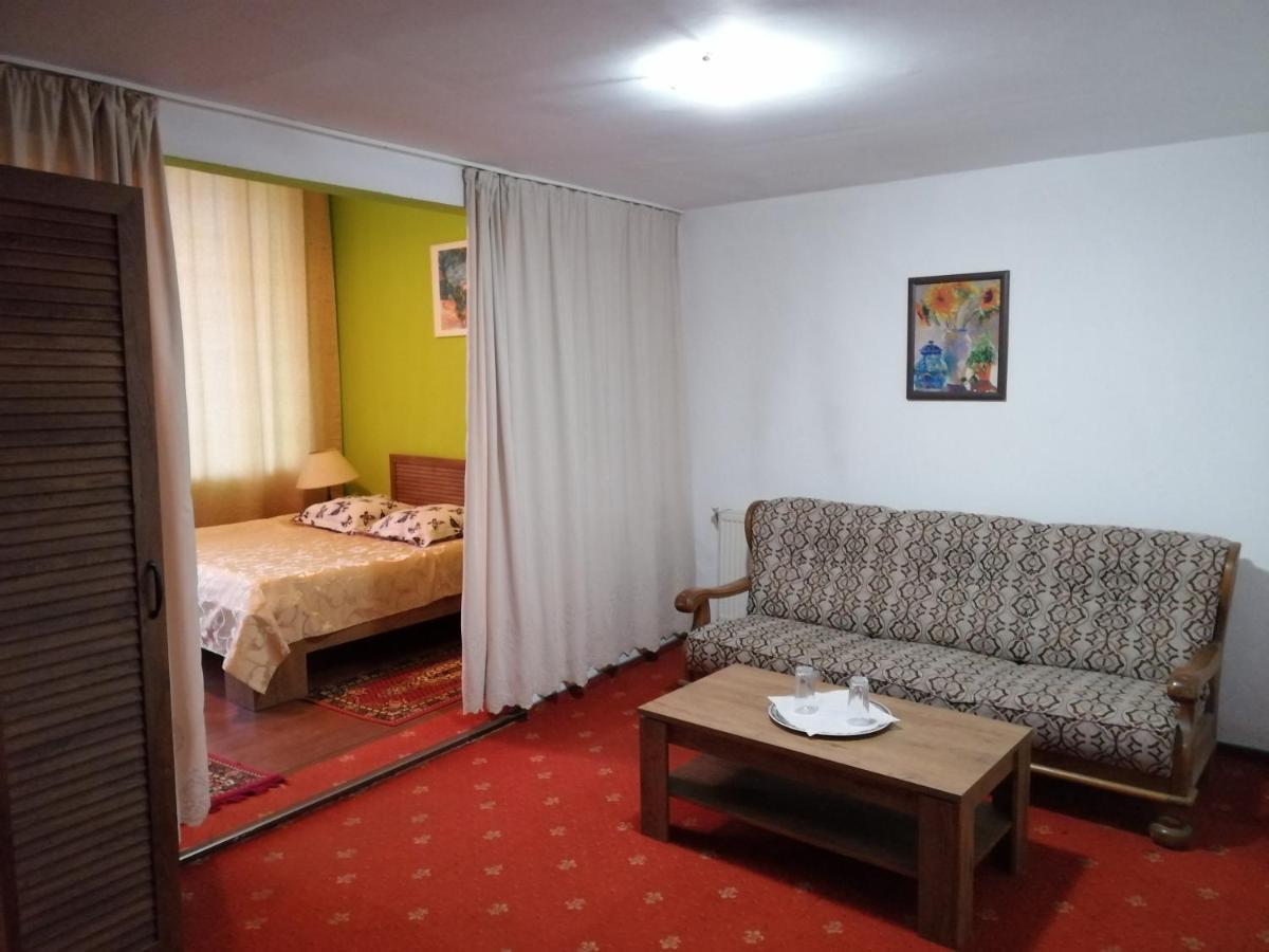 Hotel Rares Botoszany Zewnętrze zdjęcie