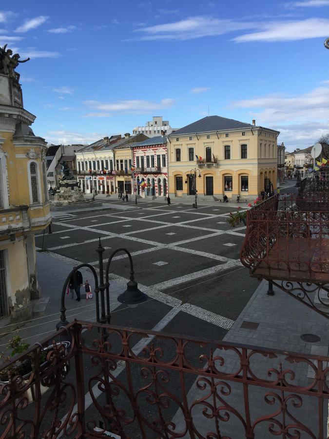 Hotel Rares Botoszany Zewnętrze zdjęcie