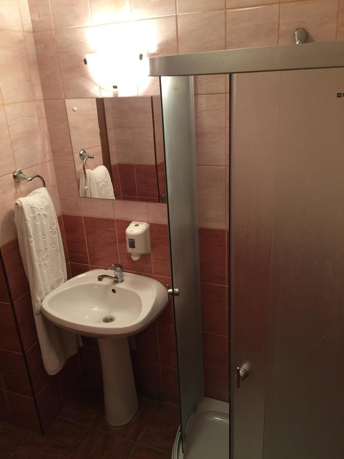 Hotel Rares Botoszany Zewnętrze zdjęcie