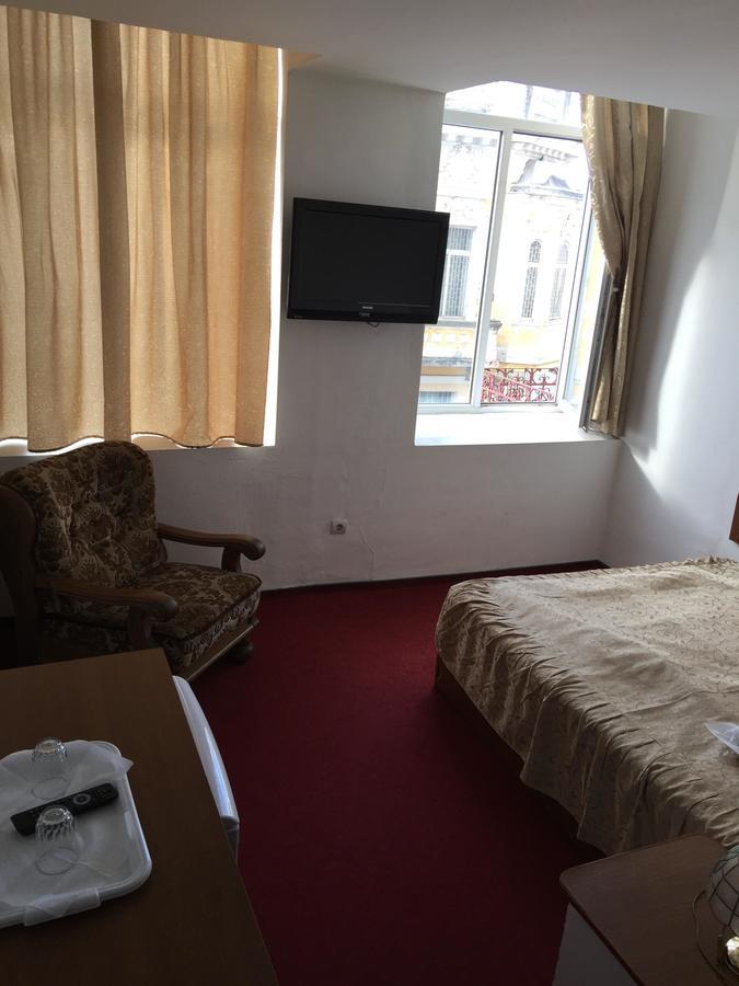 Hotel Rares Botoszany Zewnętrze zdjęcie