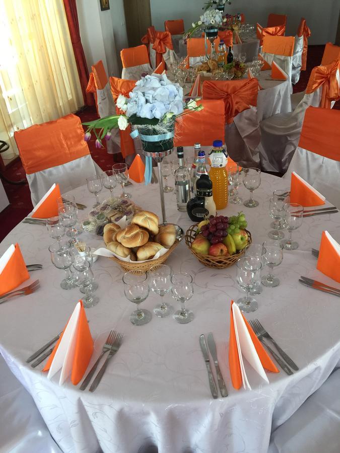 Hotel Rares Botoszany Zewnętrze zdjęcie