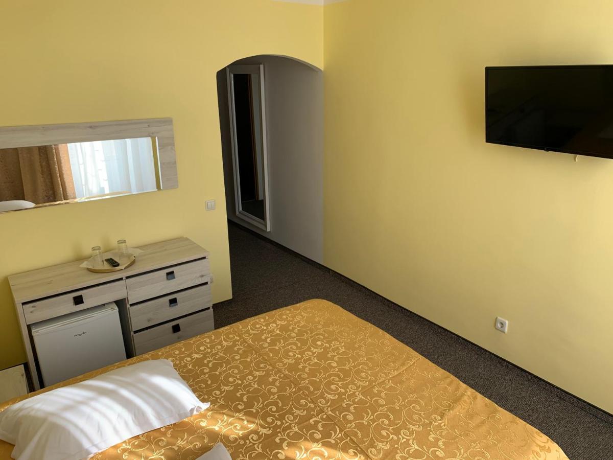 Hotel Rares Botoszany Zewnętrze zdjęcie
