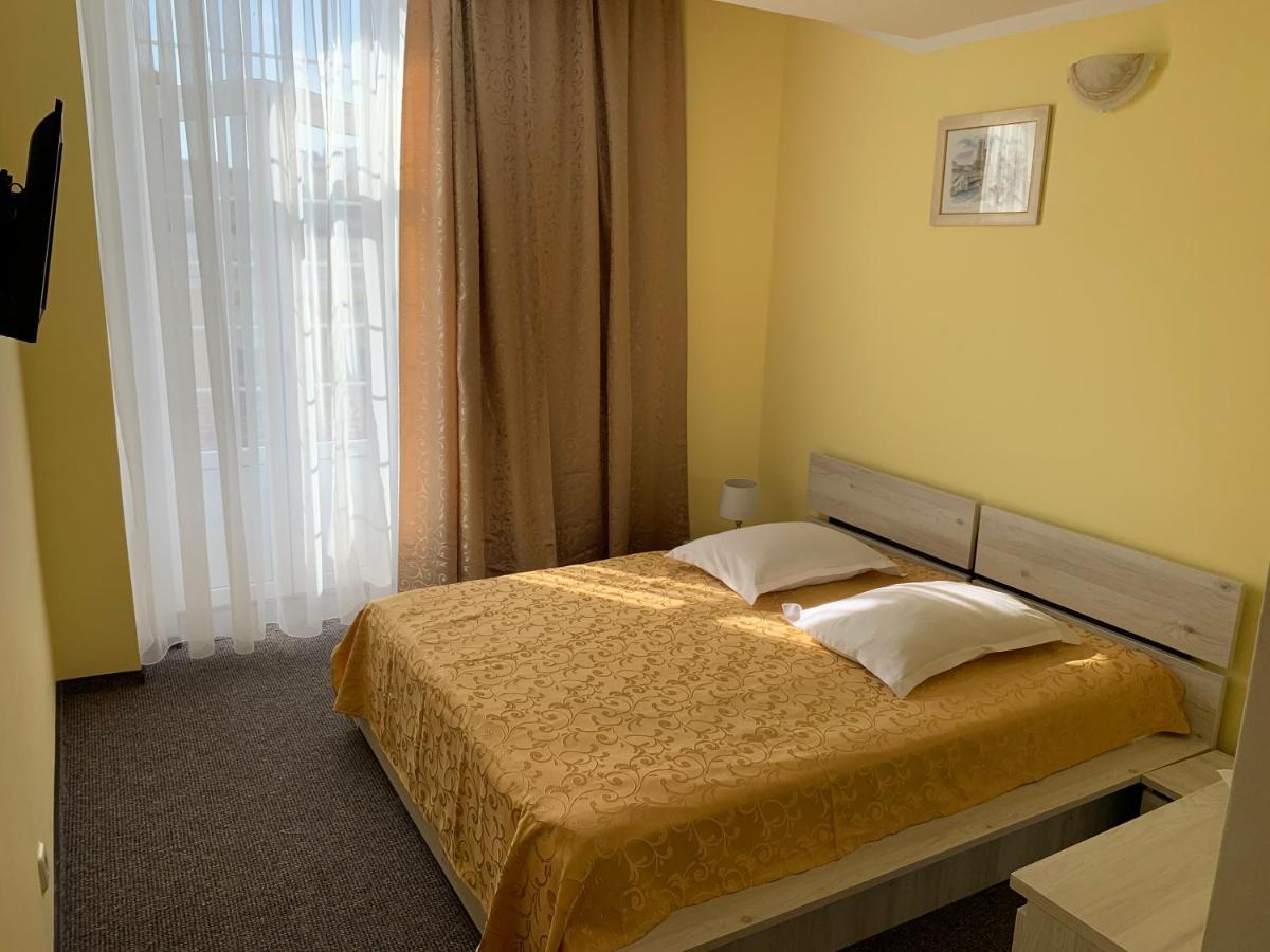 Hotel Rares Botoszany Zewnętrze zdjęcie